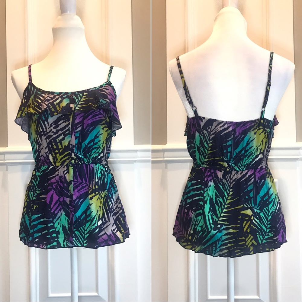 NWOT Tropical Palm Print Top